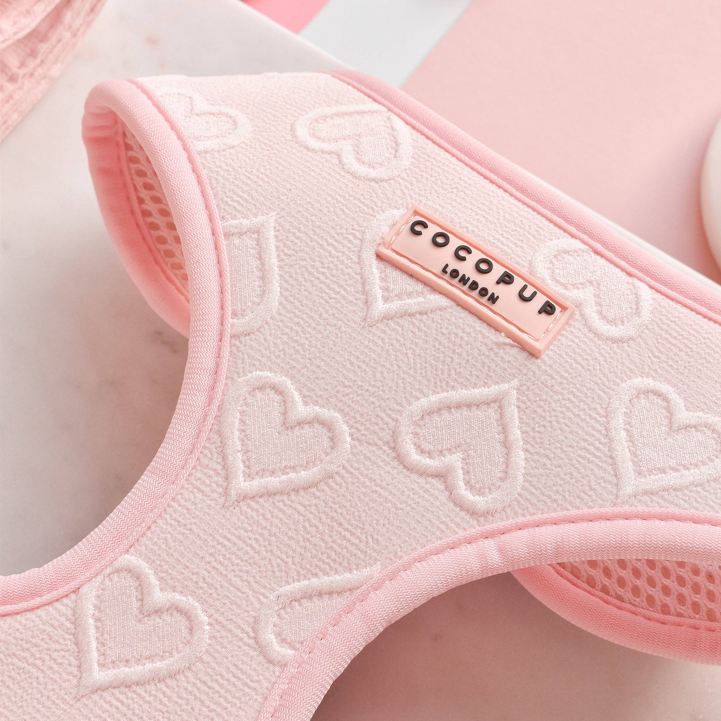 Babypink sele med hjerter