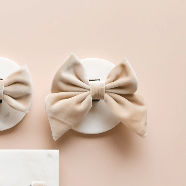 LUXE Velvet Sailor Bow Tie 🎀 - Champagne