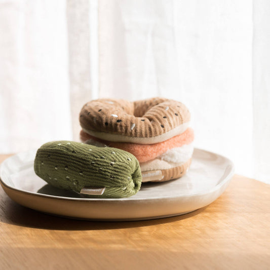 Aktivitetslegetøj - bagel + pickle 🥯🥒