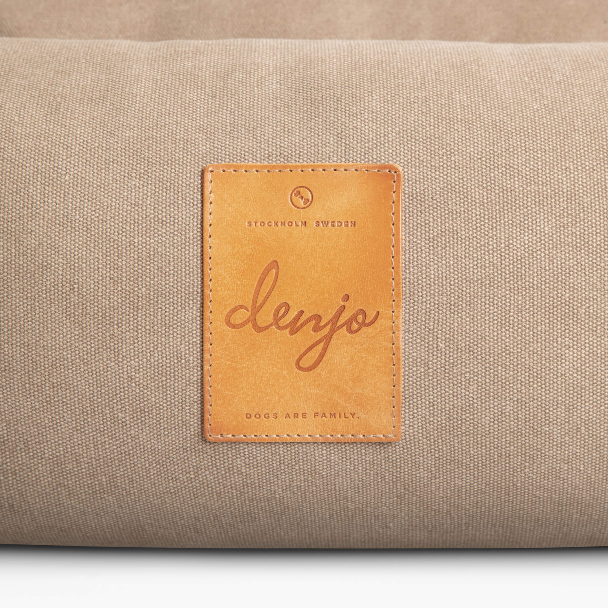 Denjo Dogs - Classic nest, Sand Beige med læderdetaljer
